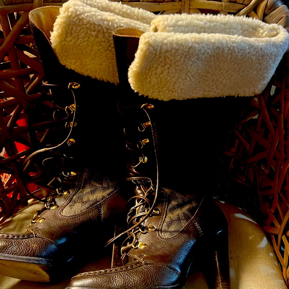 Michael Kors Warrior Boots 8  MKors Logo Sherpa Calf Unique